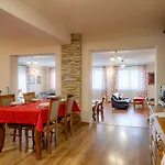 Bed & Breakfast Dom Wypocz Pod Litwinka 3*