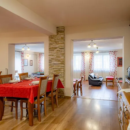 Bed & Breakfast Dom Wypocz Pod Litwinka *